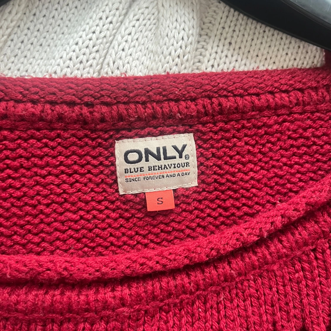 Vinröd stickad tröja från ONLY - 2