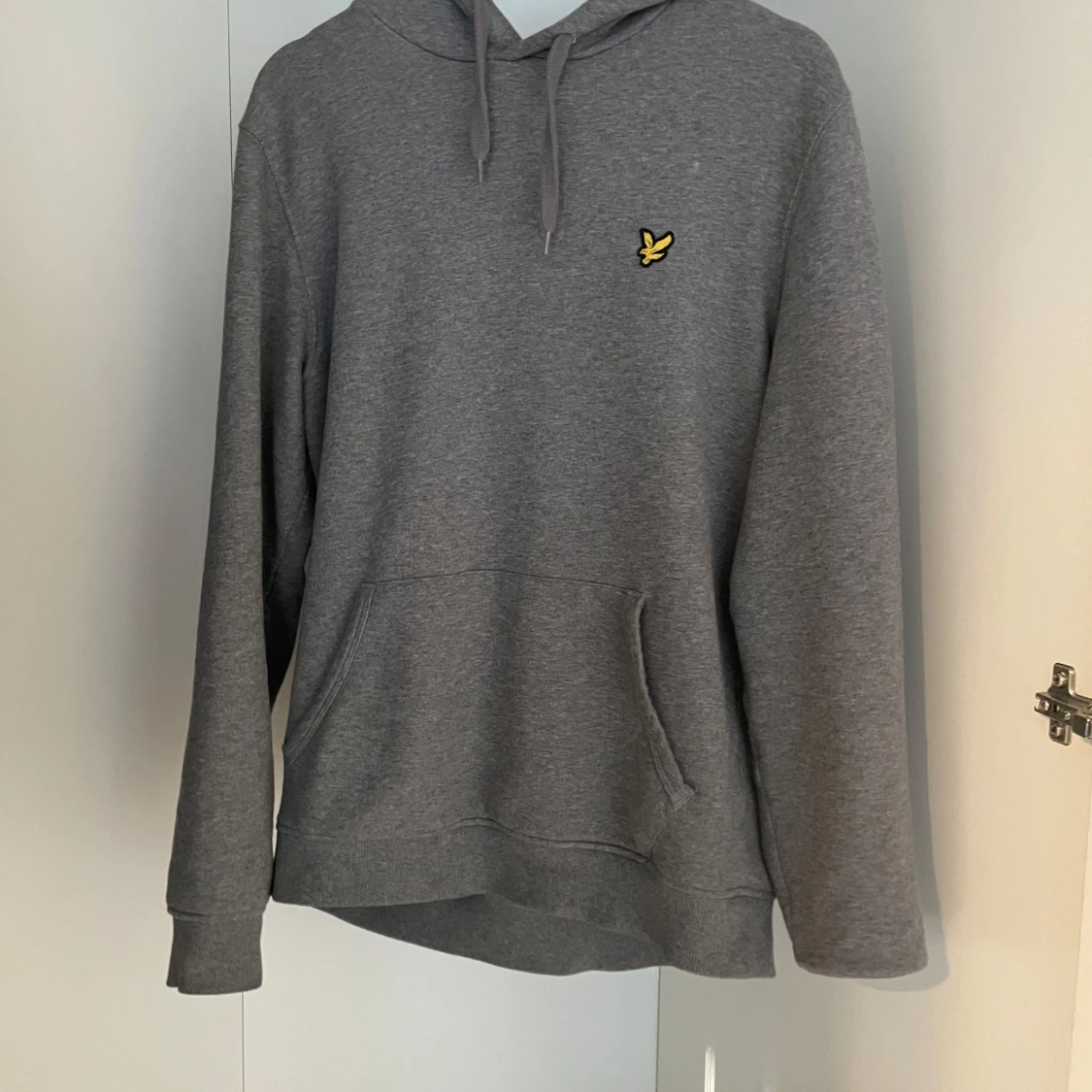 Grå hoodie från Lyle & Scott