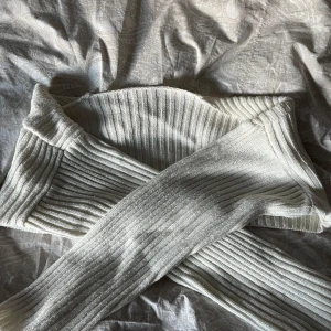 Bolero - Säljer då den är för stor för mig. Vet inte vilken storlek det är då lappen är borta men skulle gissa på S eller M.