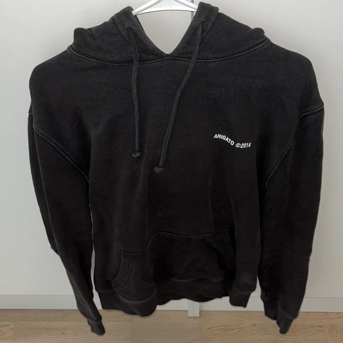 Axel Arigato svart hoodie
