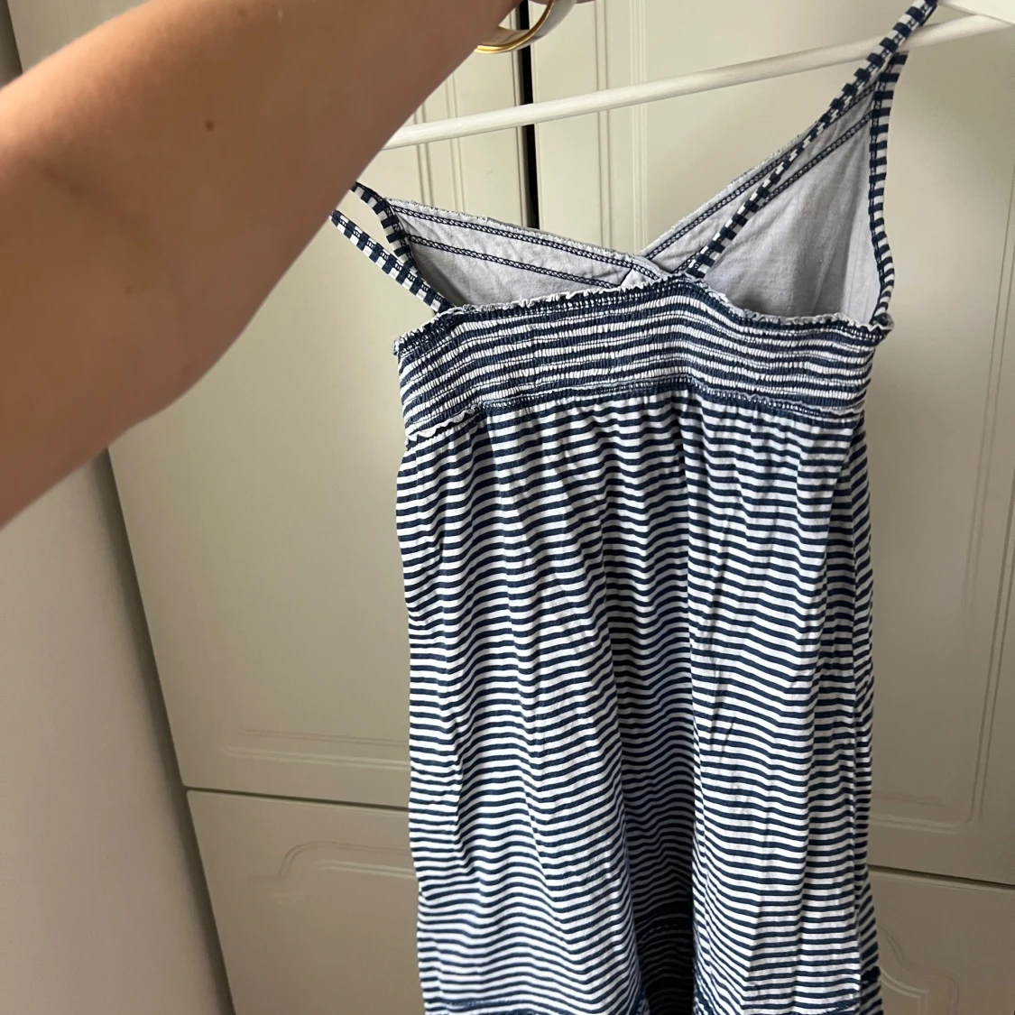 Randig blåvit sommarklänning - 3