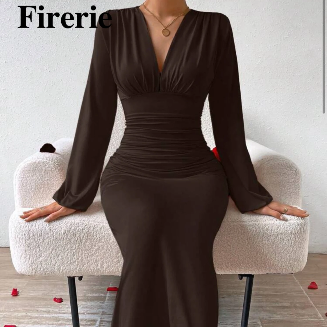 Svart långklänning från Firerie