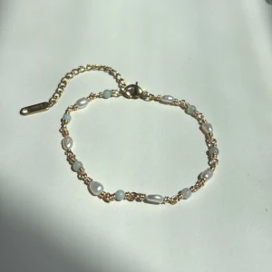 Amazonite Bracelet - Detta armband är 16 cm långt och har en 6,5 cm förlängningskedja för justerbar passform. De är handgjorda med rostfri ståltråd och förlängningskedja i rostfritt stål – vilket gör dem både slitstarka och vattentåliga.