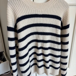 Stickad tröja - Från hm! Storlek S🩷