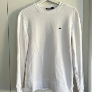 J.Lindeberg sweatshirt - J.Lindeberg sweatshirt. Nyskick, endast använd två gånger. Storlek S Nypris: 1300:-