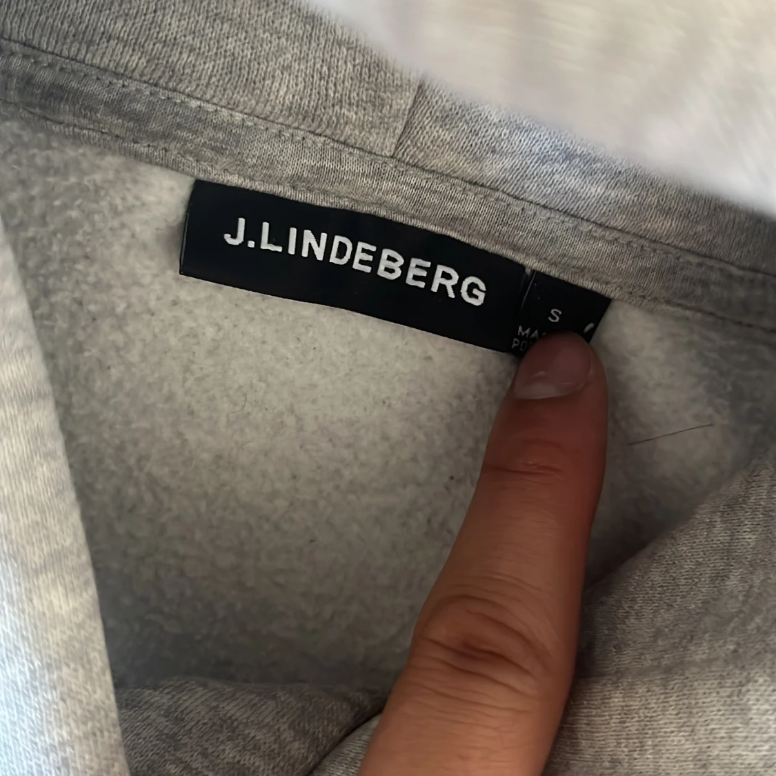 Grå hoodie från J.Lindeberg - 2