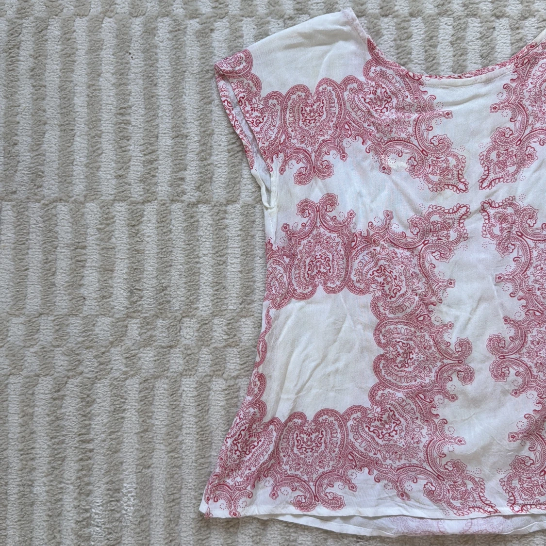 Vit och röt blus från Rabalder - 1