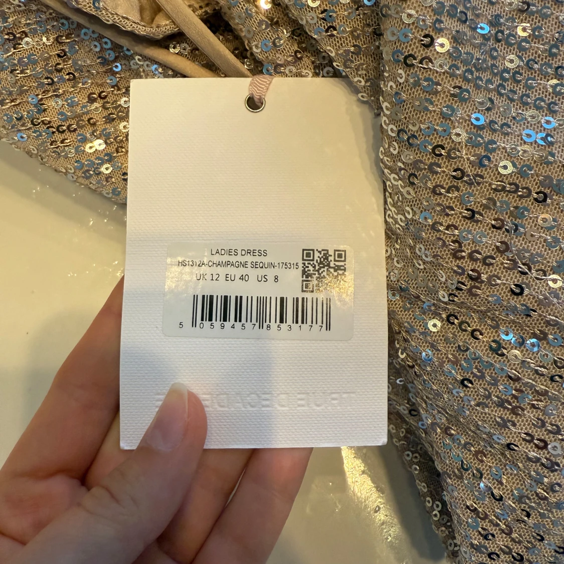 Glittrig balklänning  - 2