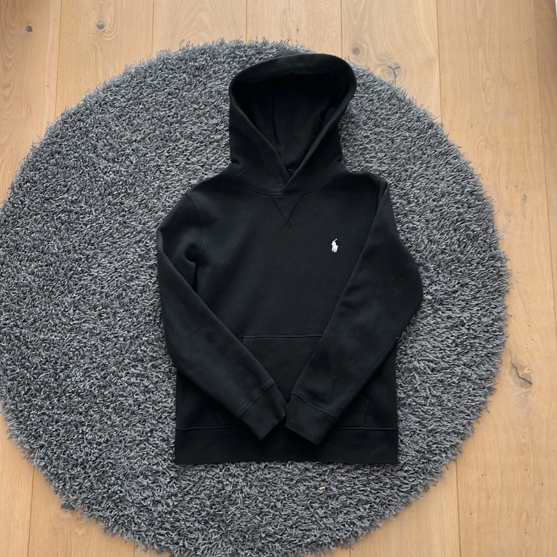 Svart hoodie från Ralph Lauren - 1