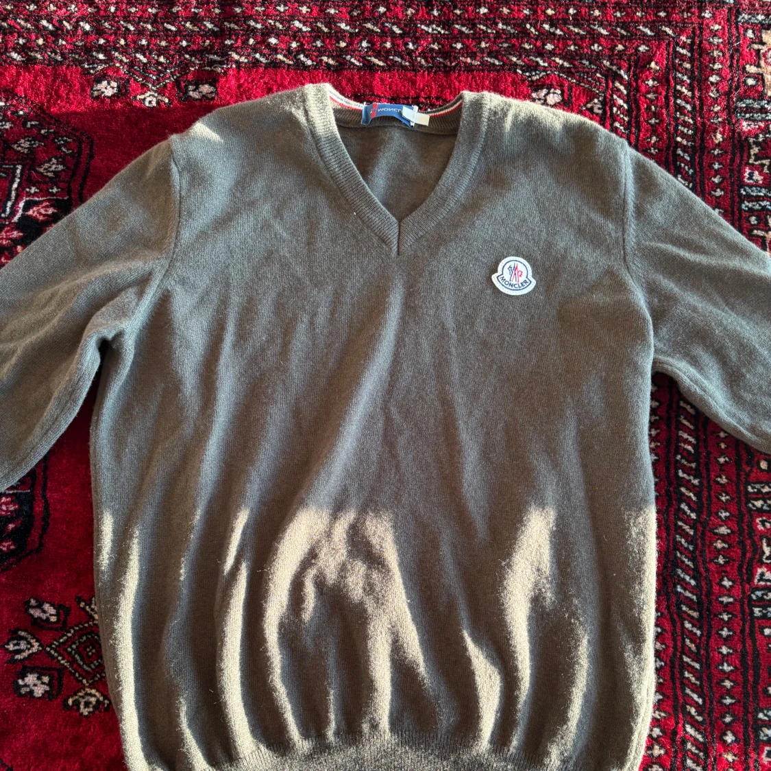 Olivgrön stickad tröja från Moncler, Vintage