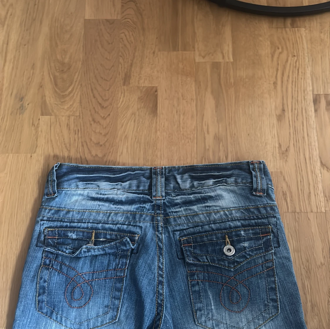 Blåa lågmidjade jeans  - 2