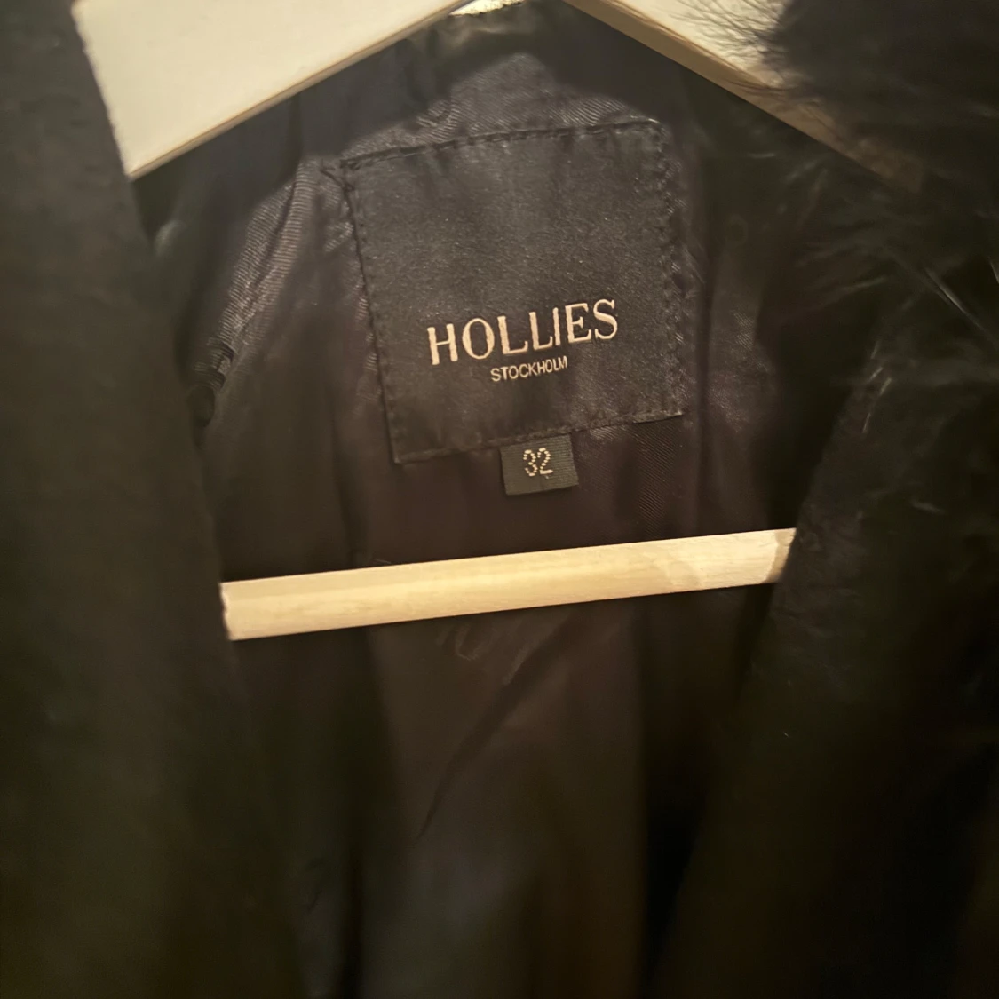 Svart kappa Hollies  - 2