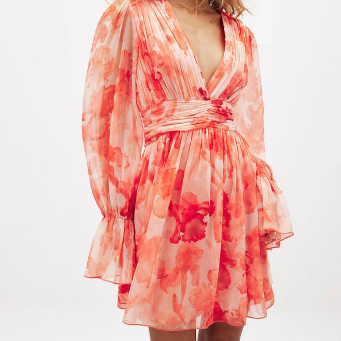 Miniklänning med markerad midja