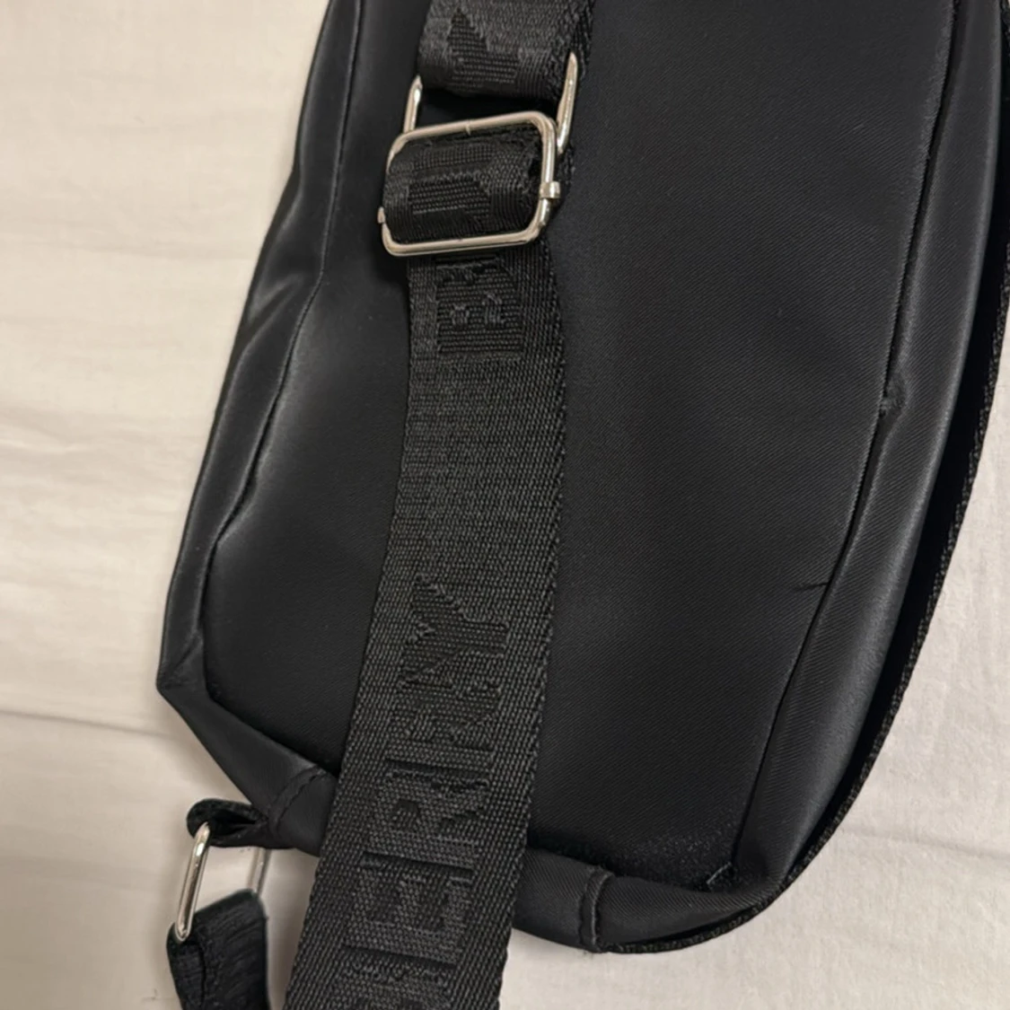 Svart axelväska från Burberry