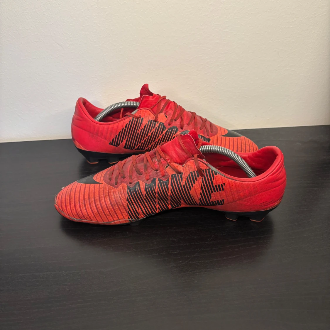 Nike Mercurial röda fotbollsskor storlek 44,5 - 2