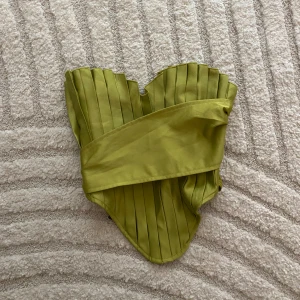 Prettylittlething top - Använt 1 gång