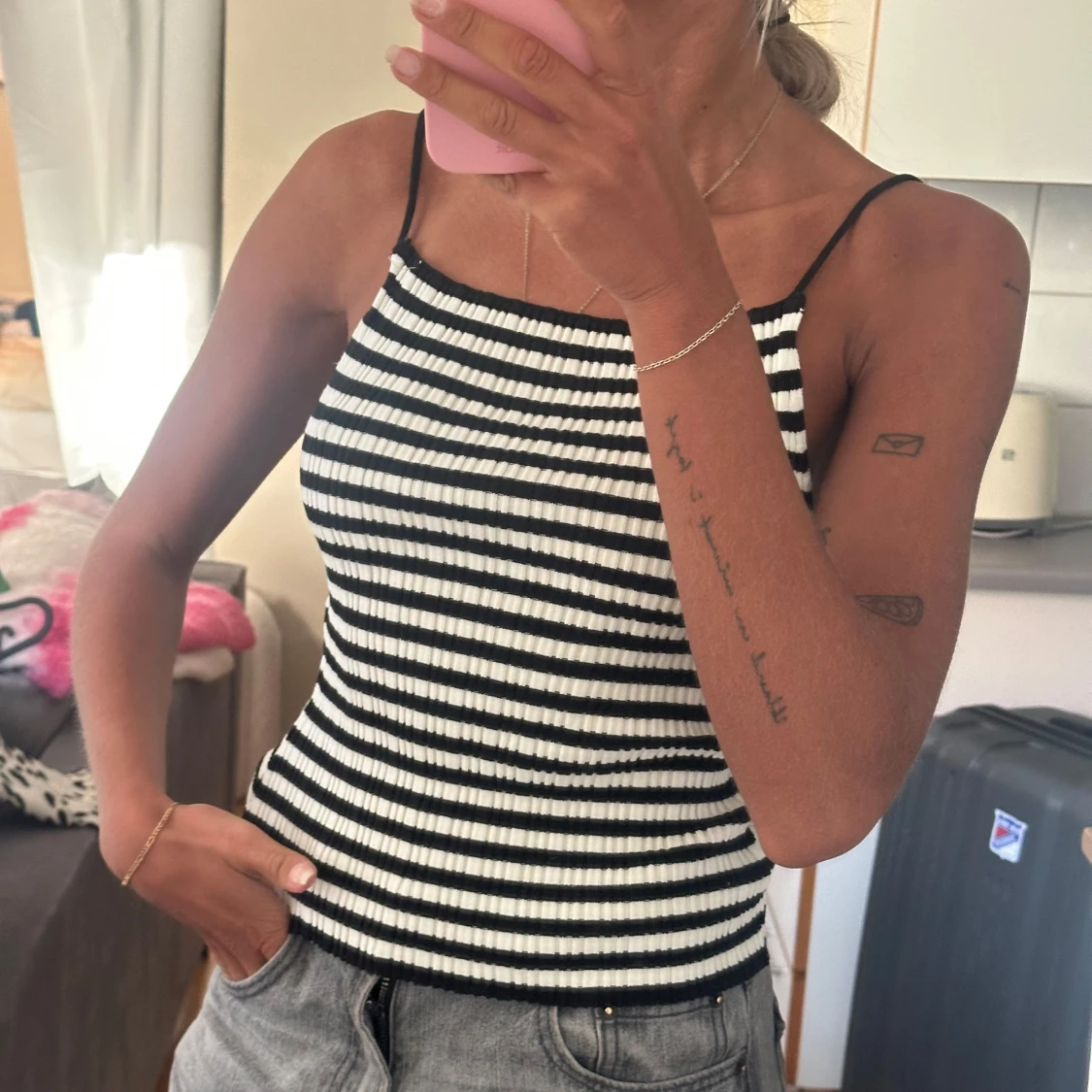 Randig ribbad linnetopp svart/vit - 1