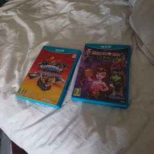 Skylanders SuperChargers - Följ med på ett actionfyllt äventyr i Skylanders SuperChargers till Wii U! Perfekt för dig som gillar fartfyllda spel, coola fordon och att samla figurer. Utmana vänner och rädda Skylands från Kaos.