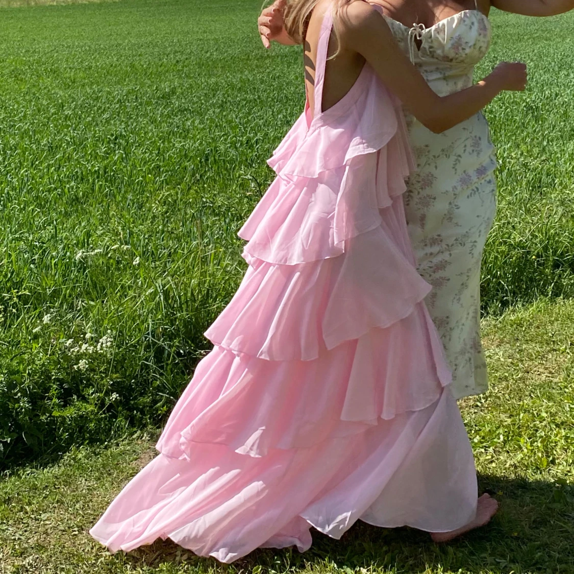 Ljusrosa volangklänning från Vero Moda