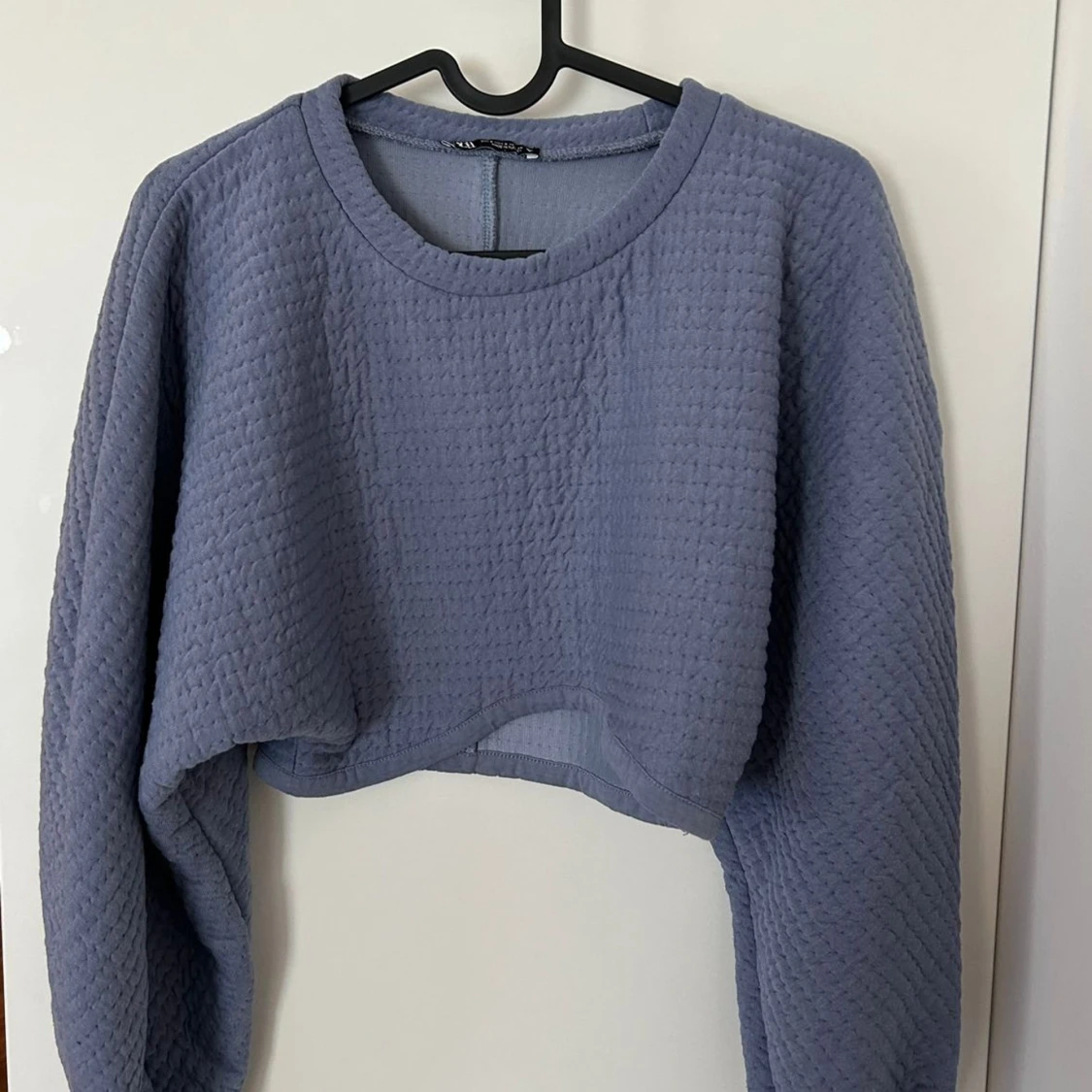 Blå croppad tröja från Zara