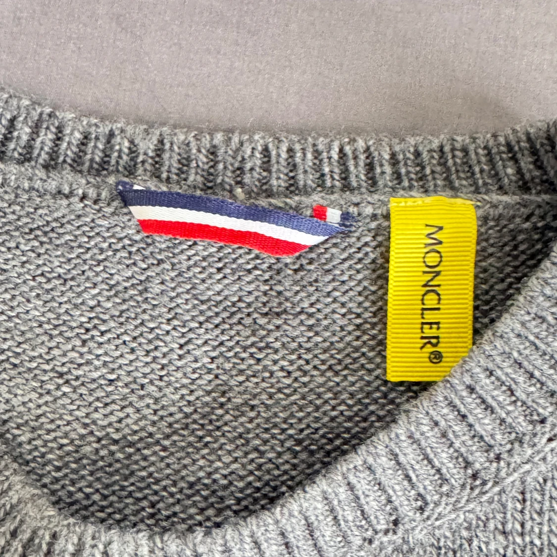 Grå stickad Moncler tröja - 2