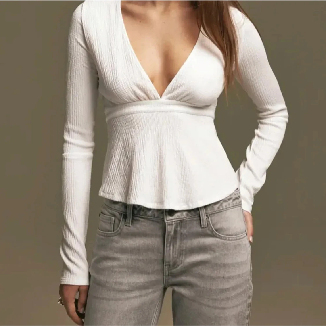 Vit v-ringad topp från Nelly