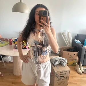 Plt topp - - använd ett par gånger - inga fläckar eller hål - har dragkedja baktill 