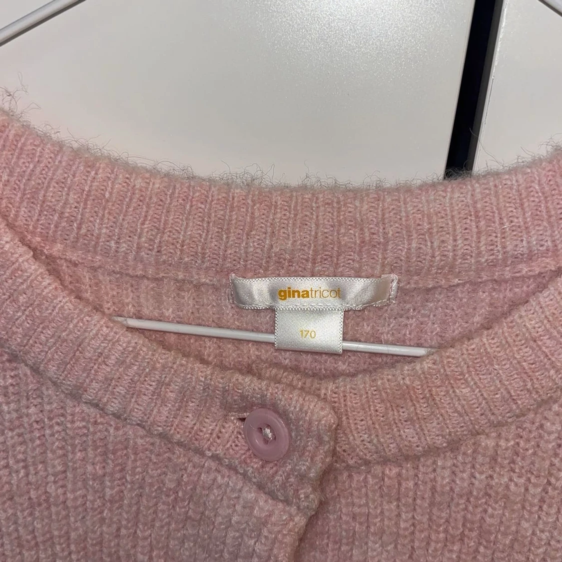 Ljusrosa stickad kofta, aldrig använd  - 4