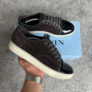 Lanvin captoe  - •9/10 skick - nya✅ •Storlek - UK 7/41📏 •Inkluderat - skor, låda👟 •Fraktar - inom 24h📦