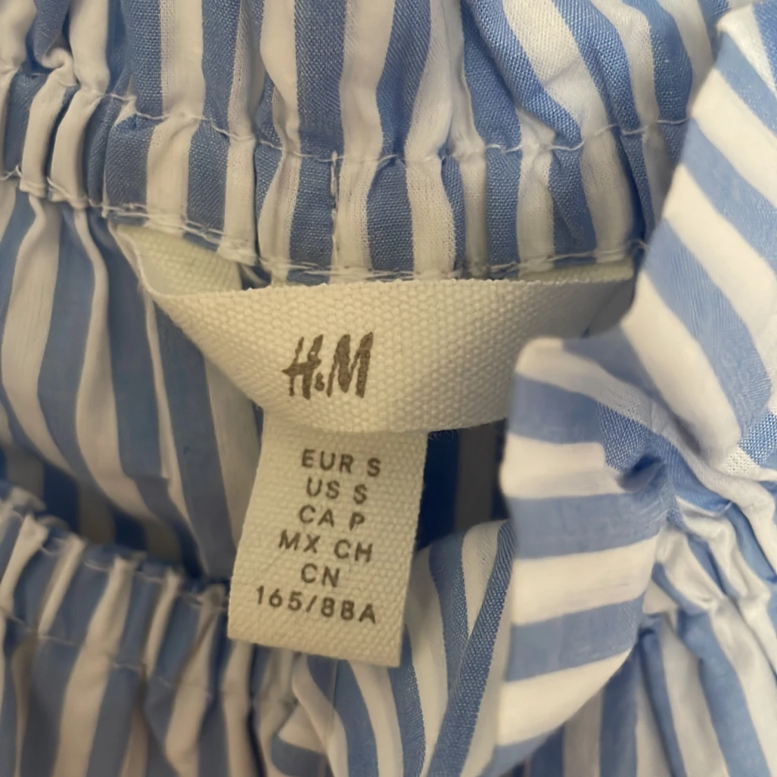 Blåvit randig offshoulder klänning H&M - 1