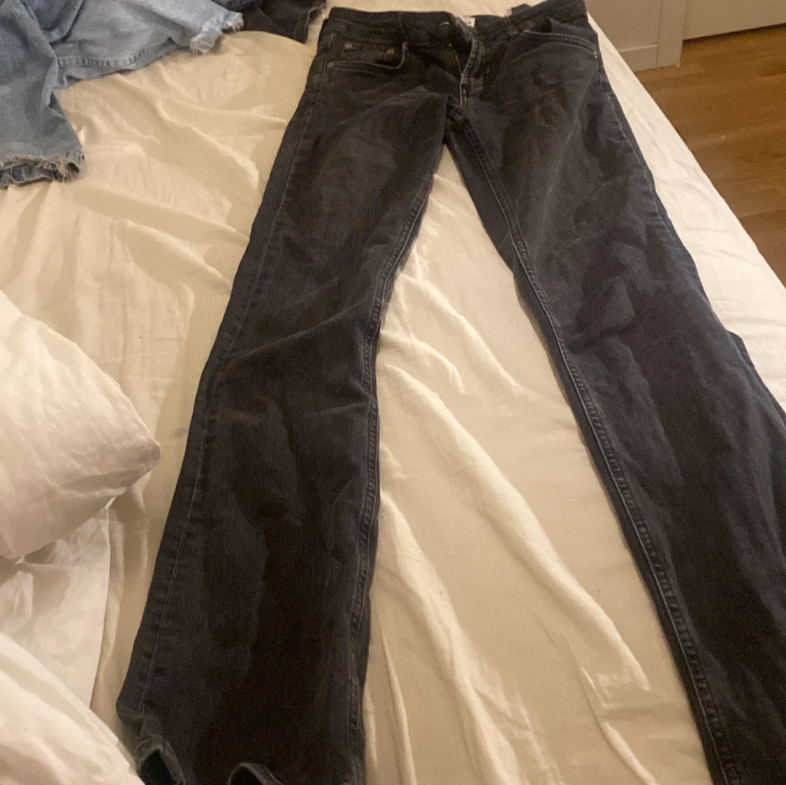 Svarta boutcut jeans från Zara, strl 34