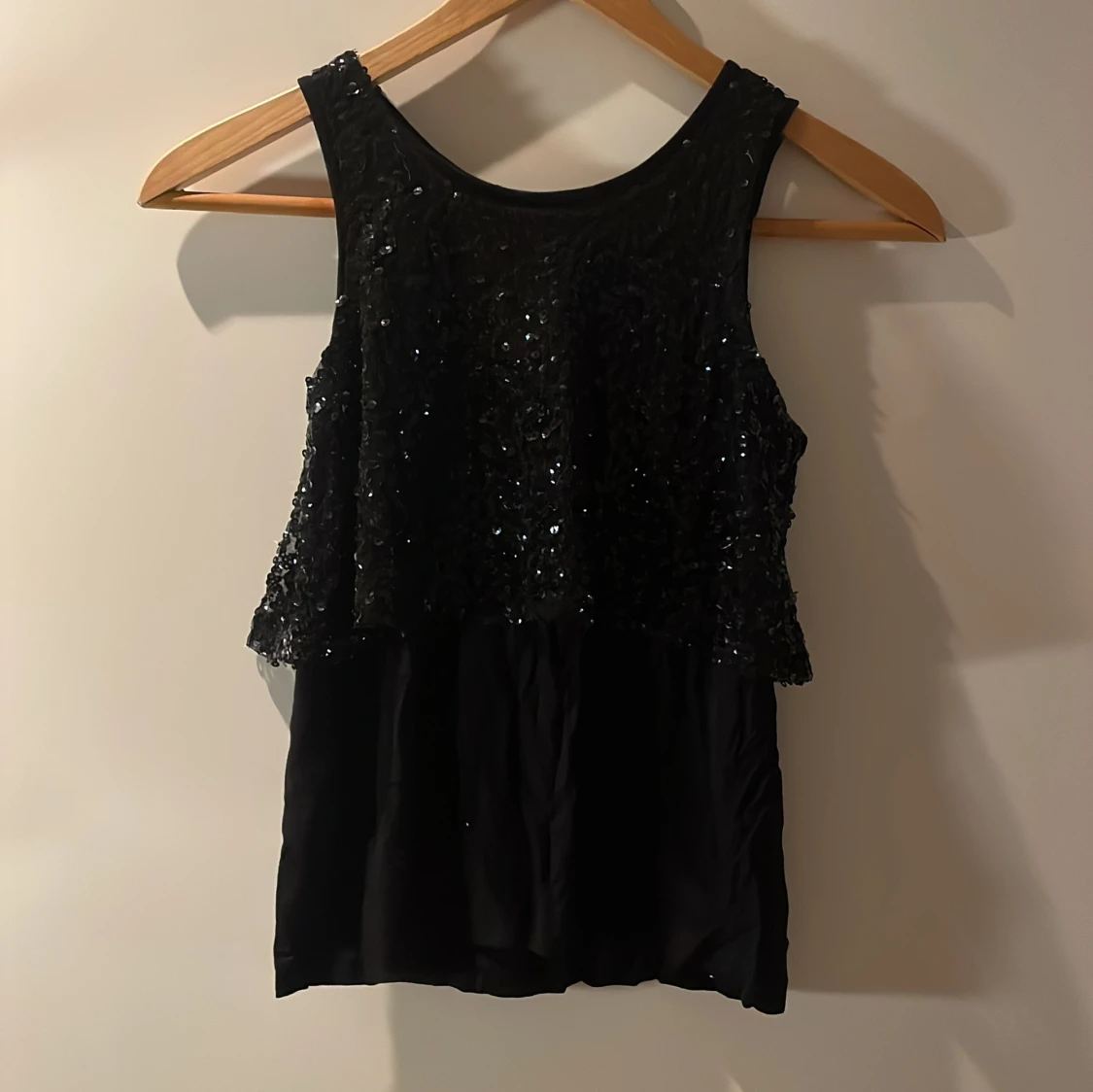 Svart paljettopp - 1