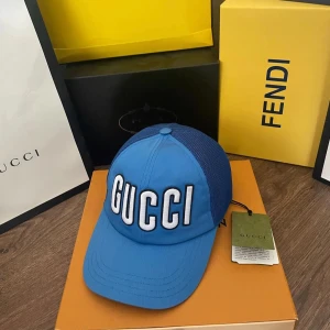 Gucci keps - Helt ny, kommer med KVITTO och DUSTBAG, taggen är forfarande på!