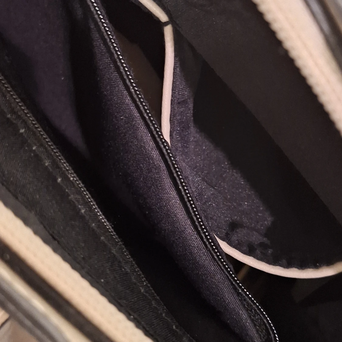 Grå/beige väska ❣️ - 1