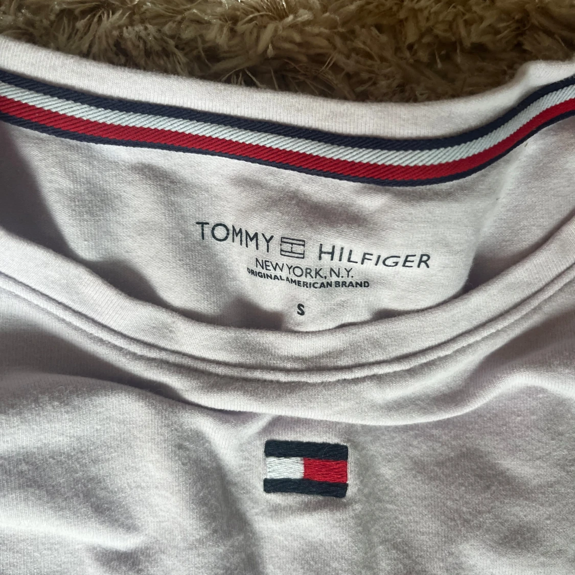 Vit t-shirt från Tommy Hilfiger - 1