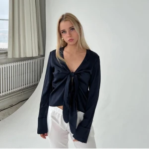 Satin blus från Design by si  - Helt ny bara testad 🩷