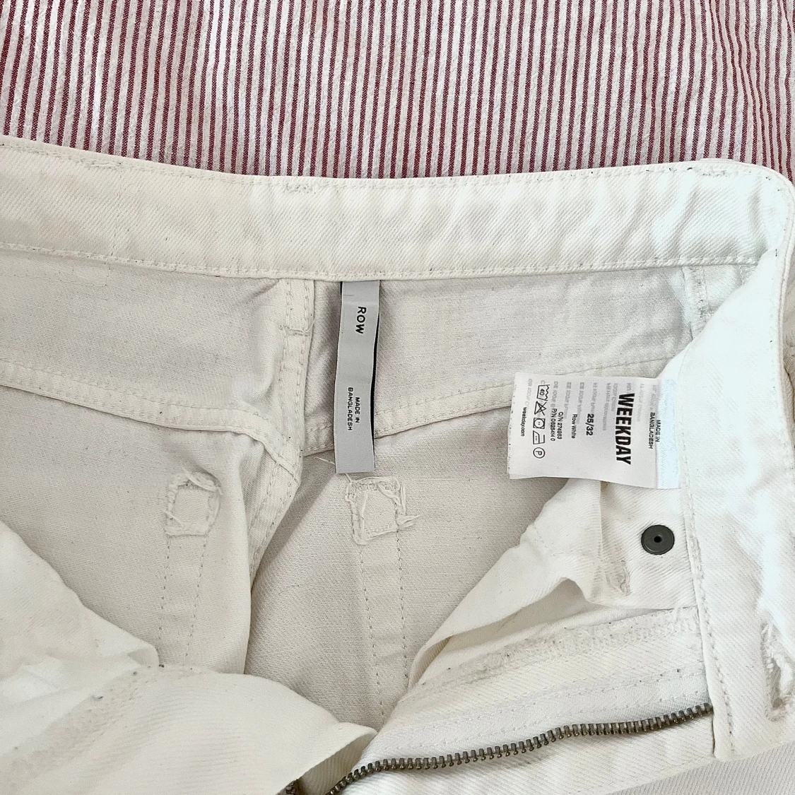 Vita raka jeans från Weekday - 2