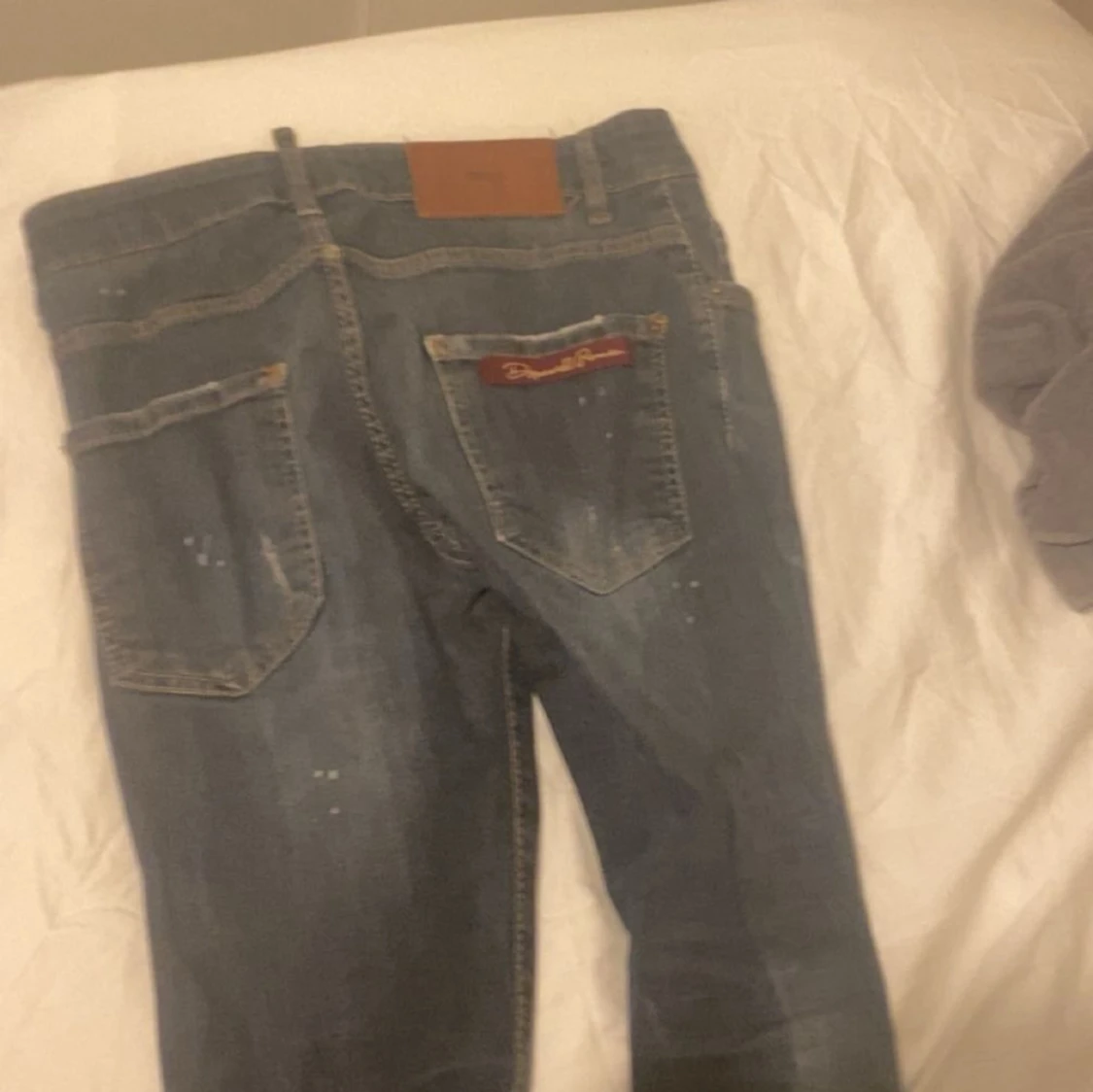 Dsquared2 jeans med slitningar, strl 42 - 3