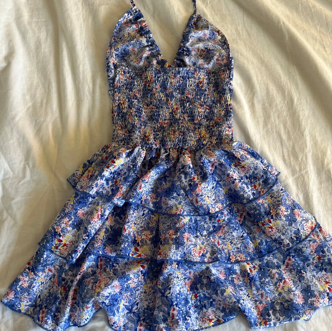 Blommig blå kortklänning med volanger shein - 2