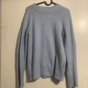 Ljusblå stickad tröja - Super bekväm och mjuk stickad tröja🫧