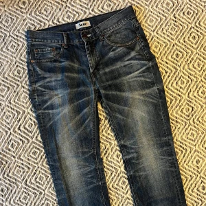 ACNE JEANS - Tjena! Säljer nu ett par tvär feta Acne jeans! | Skick 9/10 Mycket bra! | Mått 43x106cm | Nypris ca 2500kr | Mitt pris 899kr | Kom gärna pm vid frågor eller funderingar | Postas eller möts upp i Gävle!
