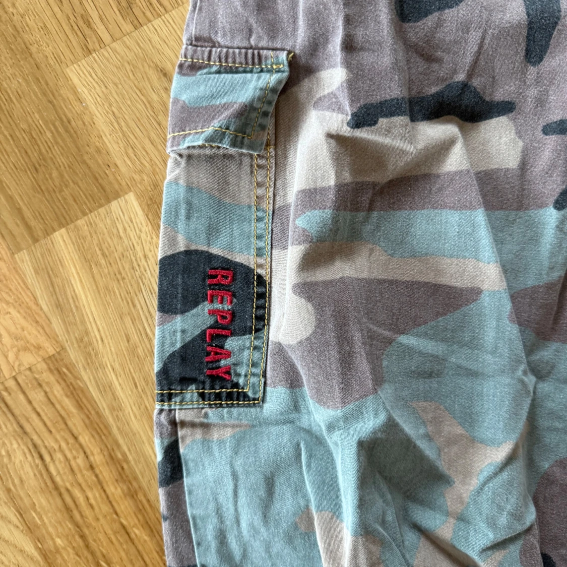 Replay cargopants i camomönster - 4