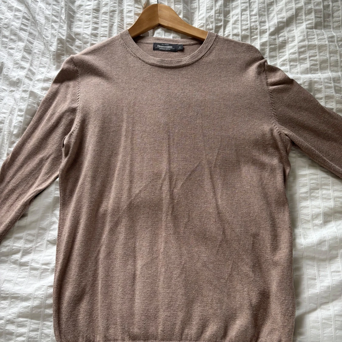 Brun stickad tröja från Dressmann