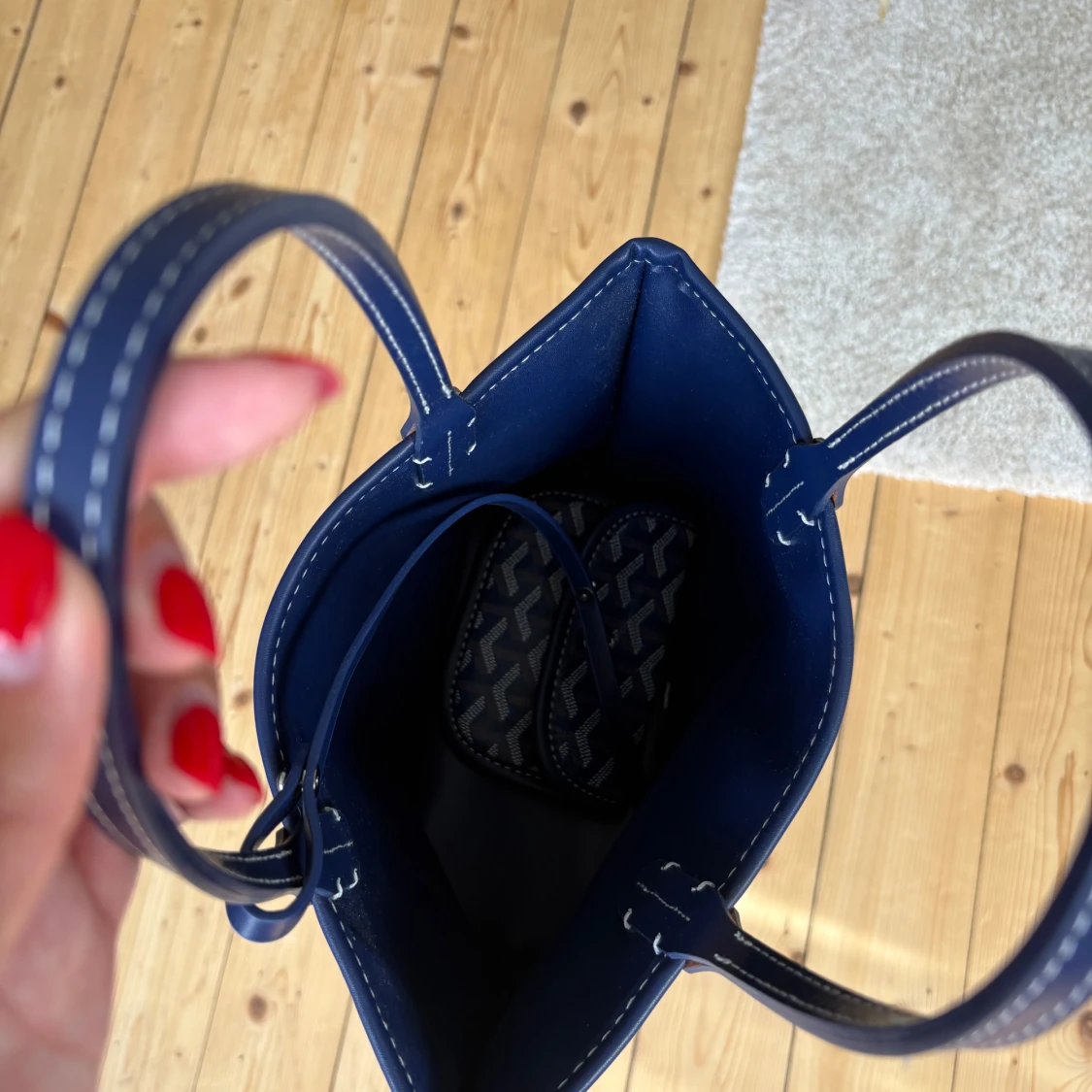 Blå  handväska med mönster - 2