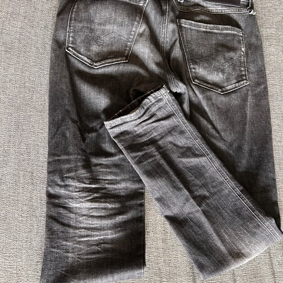 Mörkgråa Replay Anbass Jeans - 3