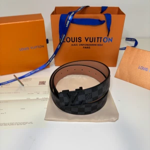 Louis V bälte - Säljer en helt ny bälte. Finns fler spännande varor på profilen!!