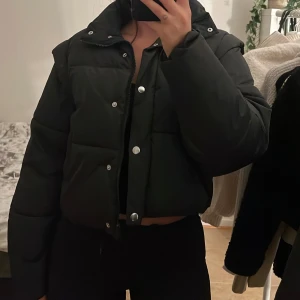 Pufferjacka Gina Tricot - Använd 1-2 ggr🌸