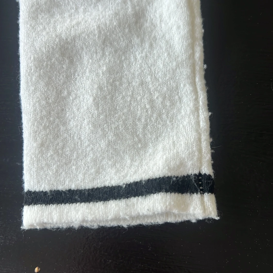 Vit kofta med svarta detaljer från Nelly - 4