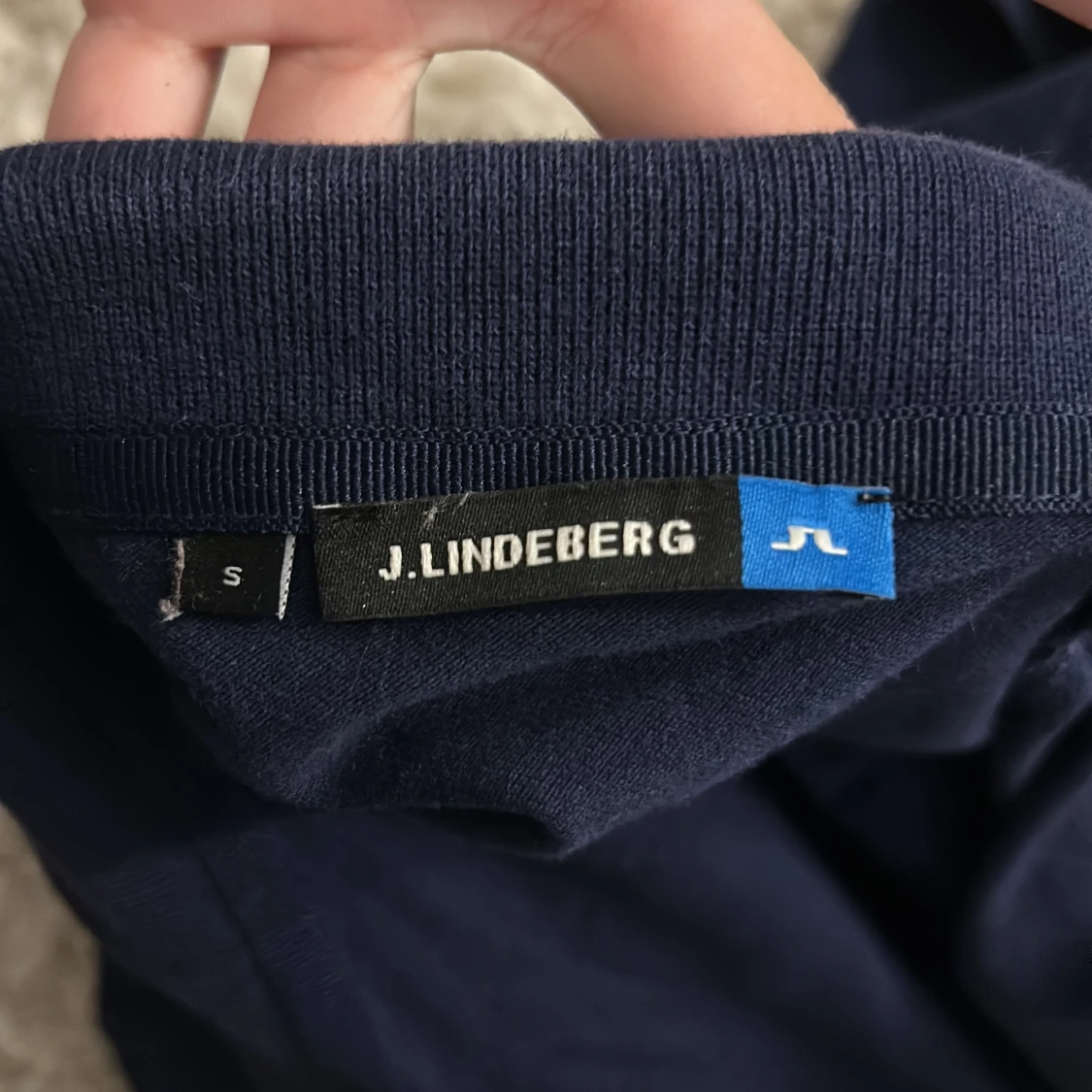 Marinblå pikétröja från J.Lindeberg - 2