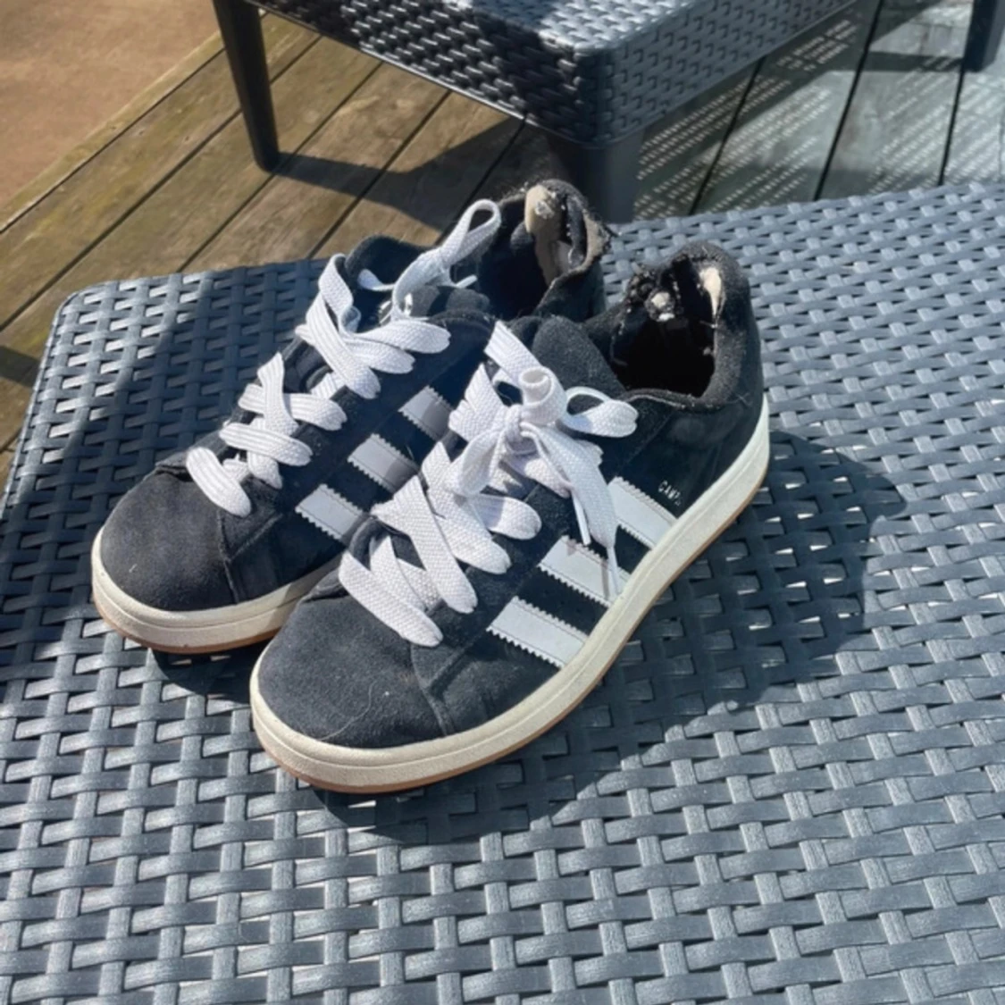 Svarta Adidas Campus sneakers